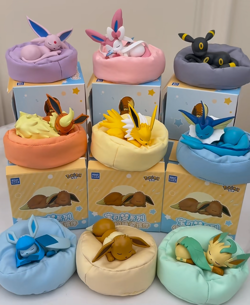 Pokémon Hollybox: Sweet Dreams Sleeping Series Figurine Blind Box (1 Random Eevee or Eeveelution Figurine, Chinese)